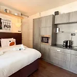 Marais, Rue Beaubourg - 6 Places *